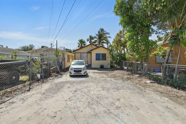 424 S E Street, Lake Worth Beach, FL 33460