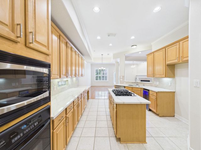 5449 Fairdale Lane, Houston, TX 77056