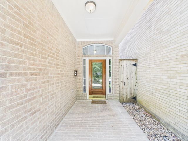 5449 Fairdale Lane, Houston, TX 77056