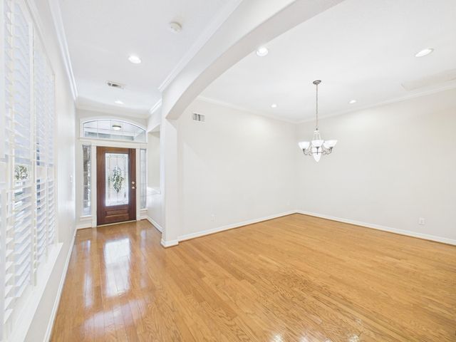 5449 Fairdale Lane, Houston, TX 77056