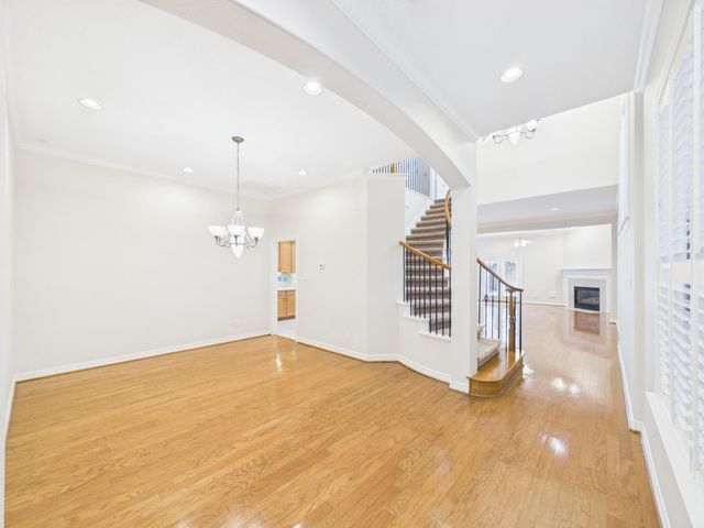 5449 Fairdale Lane, Houston, TX 77056
