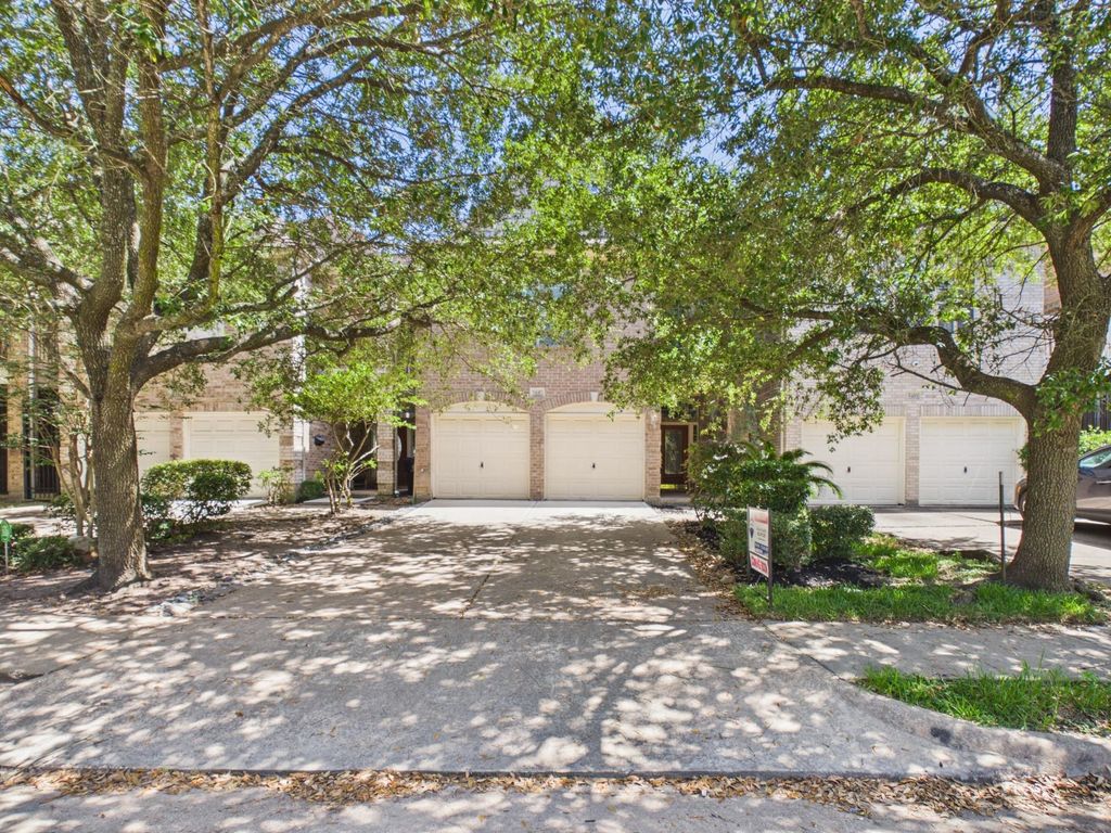5449 Fairdale Lane, Houston, TX 77056