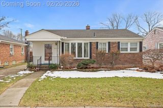 22704 Chapoton Street, St. Clair Shores, MI 48080
