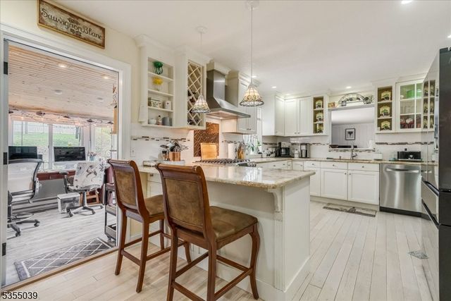 33 Brooksyde Ave, Ringwood Boro, NJ 07456