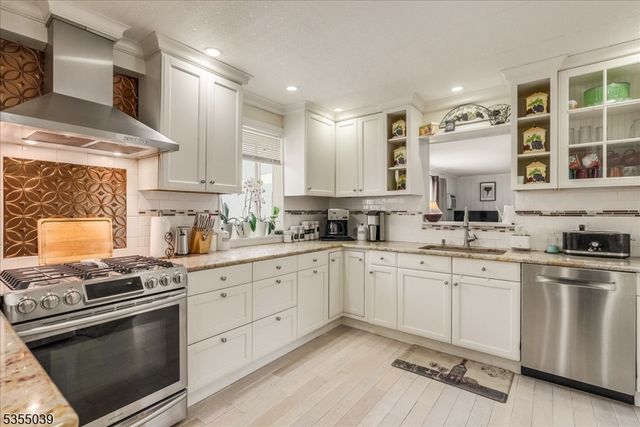 33 Brooksyde Ave, Ringwood Boro, NJ 07456