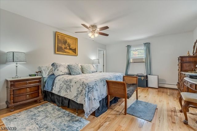 33 Brooksyde Ave, Ringwood Boro, NJ 07456
