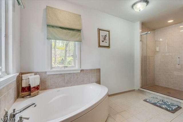 33 Brooksyde Ave, Ringwood Boro, NJ 07456