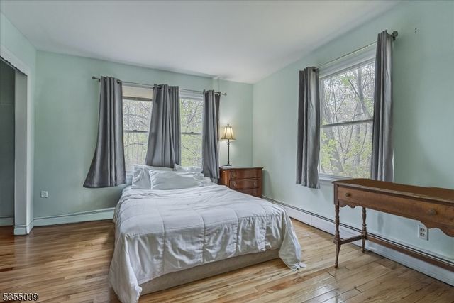 33 Brooksyde Ave, Ringwood Boro, NJ 07456