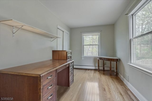 33 Brooksyde Ave, Ringwood Boro, NJ 07456