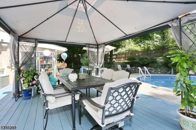 33 Brooksyde Ave, Ringwood Boro, NJ 07456