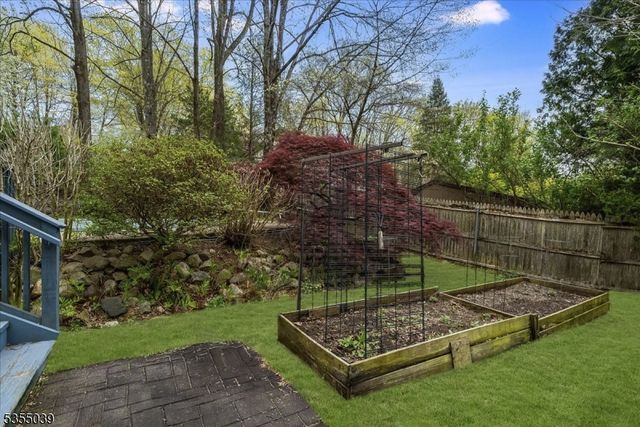 33 Brooksyde Ave, Ringwood Boro, NJ 07456