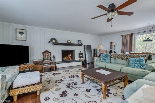 33 Brooksyde Ave, Ringwood Boro, NJ 07456