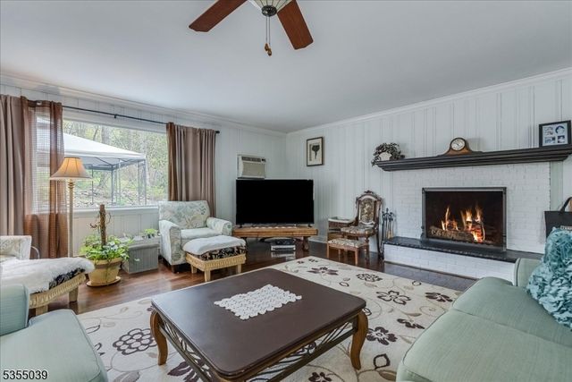 33 Brooksyde Ave, Ringwood Boro, NJ 07456
