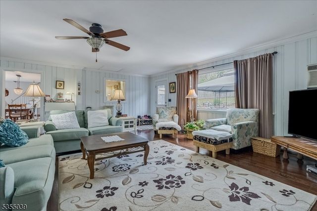 33 Brooksyde Ave, Ringwood Boro, NJ 07456