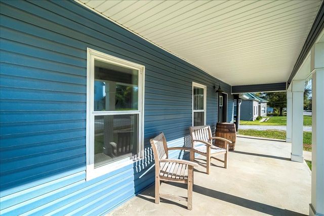 221 E Woodford Street, Lawrenceburg, KY 40342