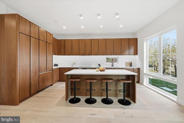 1237 FRANKLIN ST NE, Washington, DC 20017