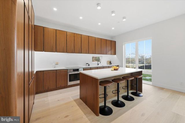 1237 FRANKLIN ST NE, Washington, DC 20017