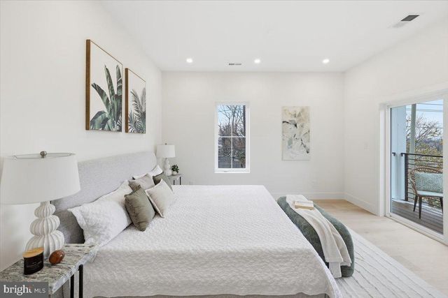 1237 FRANKLIN ST NE, Washington, DC 20017