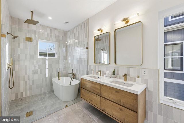 1237 FRANKLIN ST NE, Washington, DC 20017