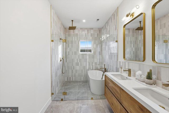 1237 FRANKLIN ST NE, Washington, DC 20017