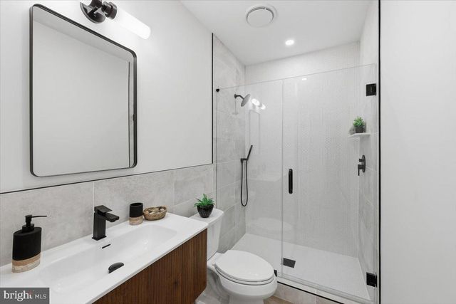 1237 FRANKLIN ST NE, Washington, DC 20017