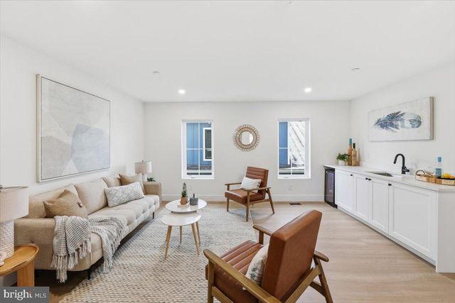 1237 FRANKLIN ST NE, Washington, DC 20017