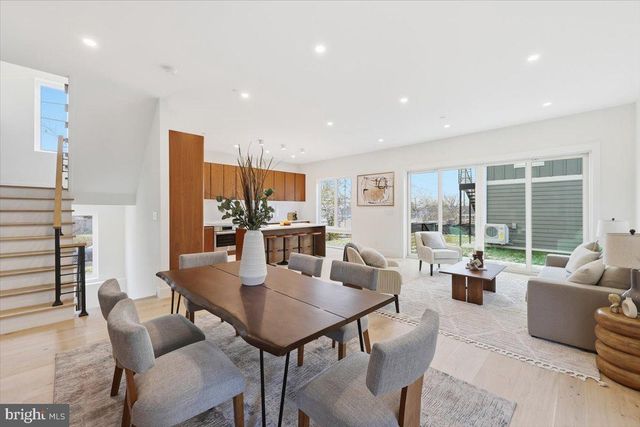 1237 FRANKLIN ST NE, Washington, DC 20017