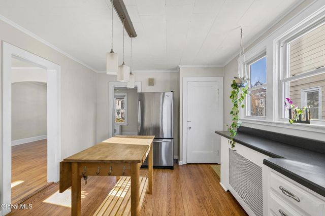 49 Oakwood Street, Albany, NY 12208