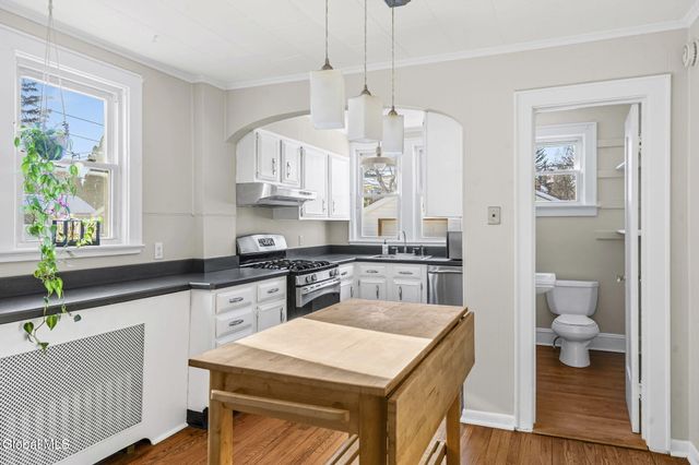 49 Oakwood Street, Albany, NY 12208