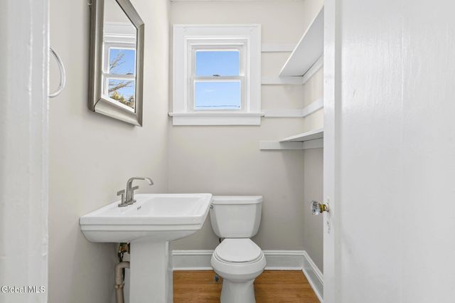 49 Oakwood Street, Albany, NY 12208