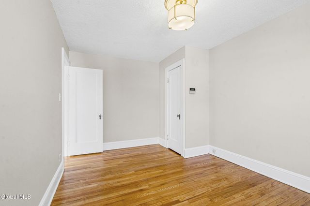 49 Oakwood Street, Albany, NY 12208