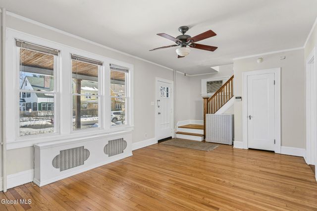 49 Oakwood Street, Albany, NY 12208