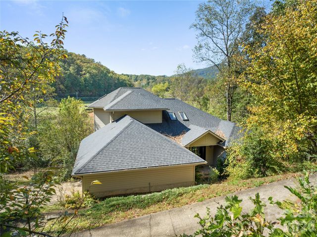 108 June Court, Lake Lure, NC 28746