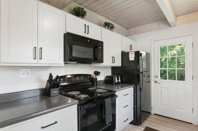 6 Timberview Road, Dover, VT 05356