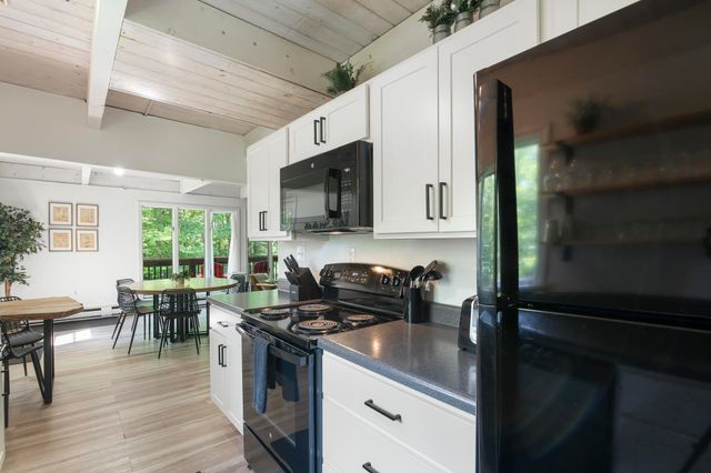 6 Timberview Road, Dover, VT 05356