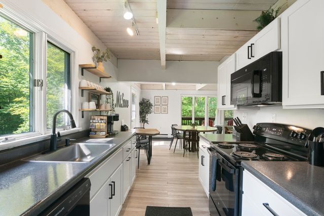 6 Timberview Road, Dover, VT 05356