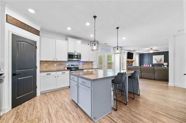 13 Four Feathers Lane, Rydal, GA 30171