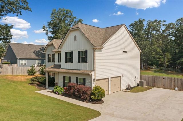 13 Four Feathers Lane, Rydal, GA 30171