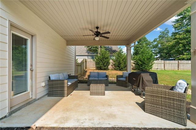 13 Four Feathers Lane, Rydal, GA 30171