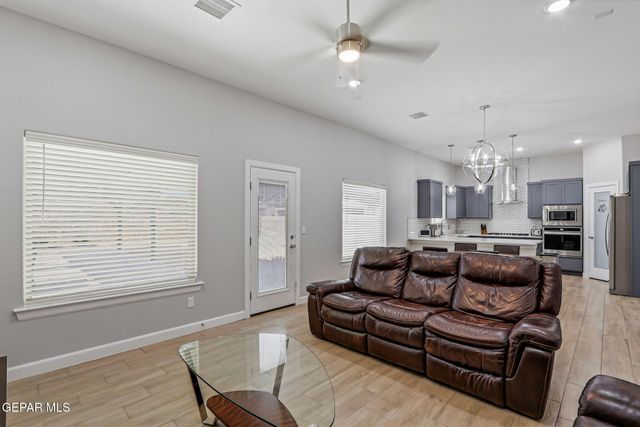 955 YELDON Place, El Paso, TX 79928