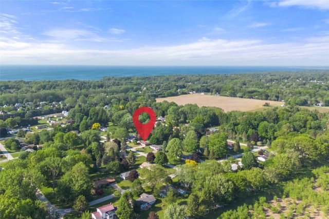 1885 APPLE Drive, Fairview, PA 16415
