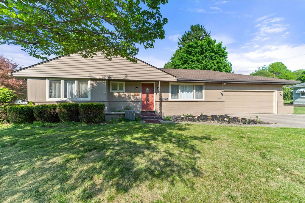 1885 APPLE Drive, Fairview, PA 16415