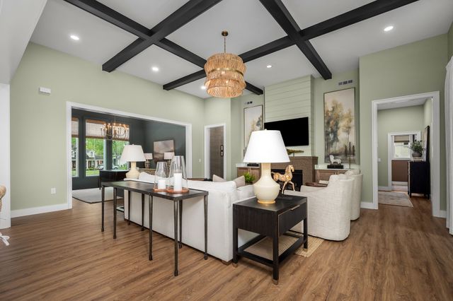 2022 COUNTRY CLUB DRIVE, Tullahoma, TN 37388