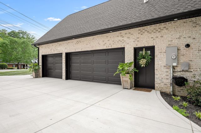 2022 COUNTRY CLUB DRIVE, Tullahoma, TN 37388