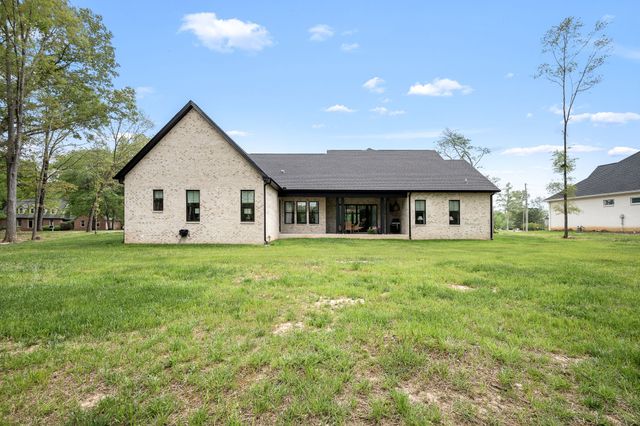 2022 COUNTRY CLUB DRIVE, Tullahoma, TN 37388