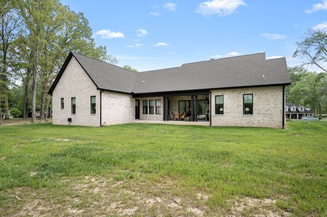 2022 COUNTRY CLUB DRIVE, Tullahoma, TN 37388
