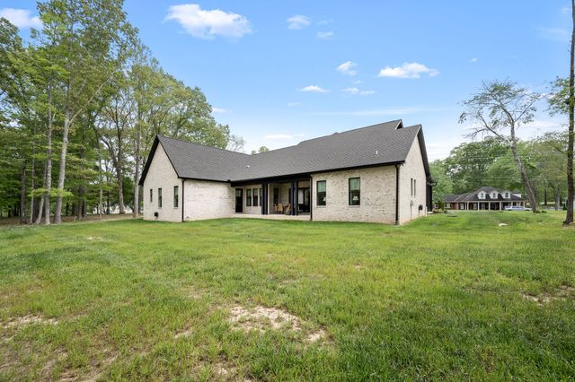 2022 COUNTRY CLUB DRIVE, Tullahoma, TN 37388