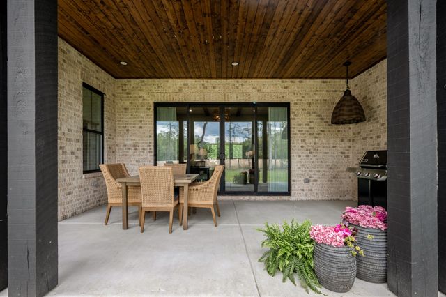 2022 COUNTRY CLUB DRIVE, Tullahoma, TN 37388