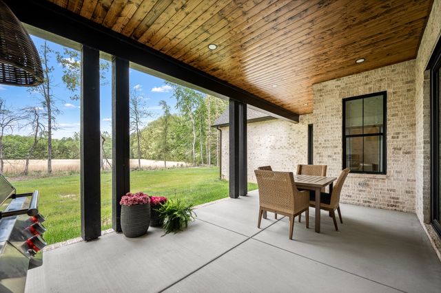 2022 COUNTRY CLUB DRIVE, Tullahoma, TN 37388