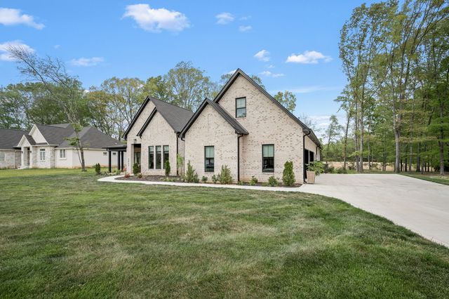 2022 COUNTRY CLUB DRIVE, Tullahoma, TN 37388